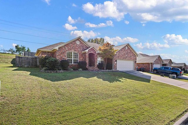 140 Hawthorne Lane, Russellville, AR 72802