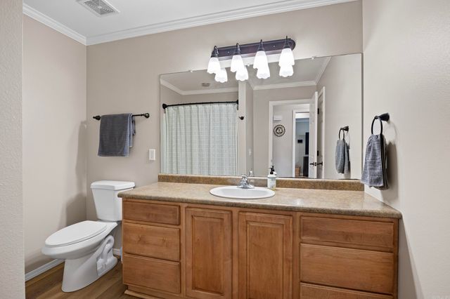 140 Hawthorne Lane, Russellville, AR 72802