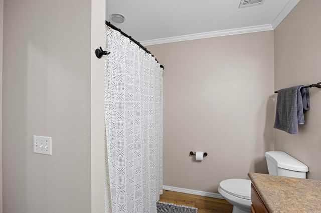 140 Hawthorne Lane, Russellville, AR 72802