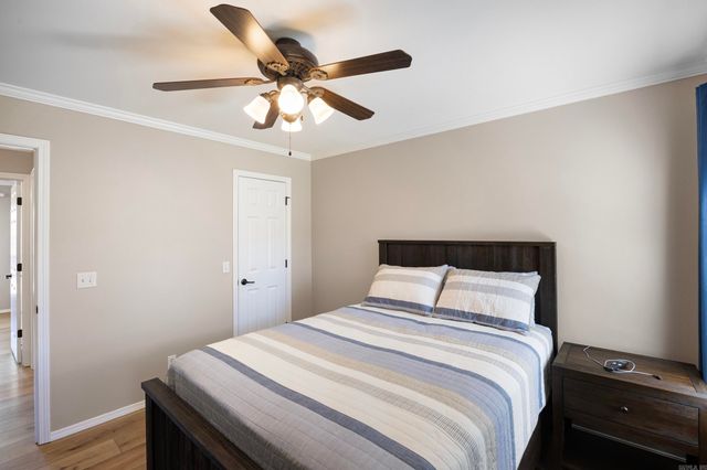 140 Hawthorne Lane, Russellville, AR 72802