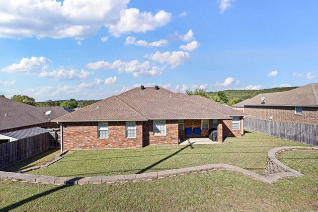 140 Hawthorne Lane, Russellville, AR 72802