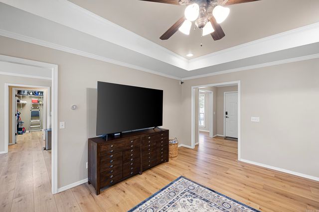 140 Hawthorne Lane, Russellville, AR 72802