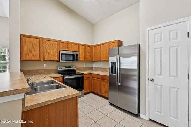 2200 MARSH HAWK Lane 113, Fleming Island, FL 32003