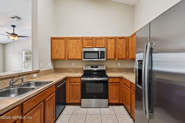 2200 MARSH HAWK Lane 113, Fleming Island, FL 32003