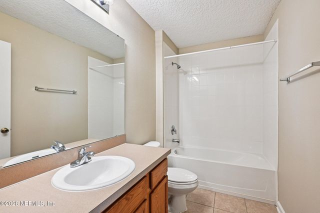 2200 MARSH HAWK Lane 113, Fleming Island, FL 32003