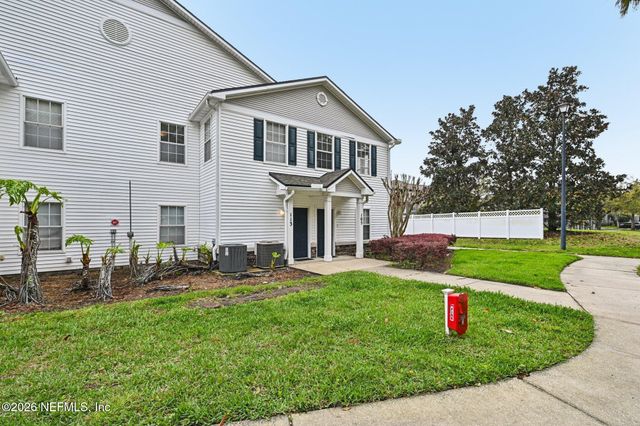 2200 MARSH HAWK Lane 113, Fleming Island, FL 32003