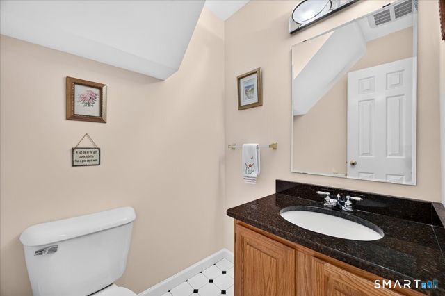 13 High Field Lane, Chester, CT 06412