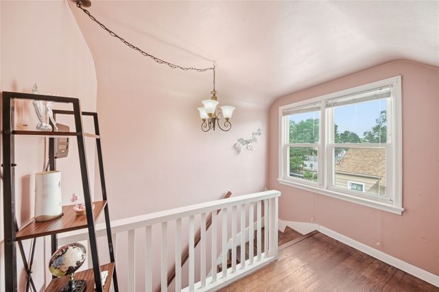 4130 Oxford Street, Des Moines, IA 50313