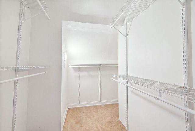 4130 Oxford Street, Des Moines, IA 50313