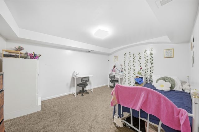 4130 Oxford Street, Des Moines, IA 50313