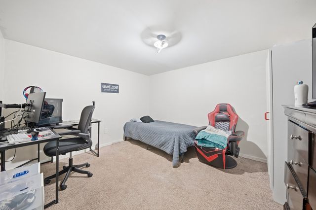 4130 Oxford Street, Des Moines, IA 50313