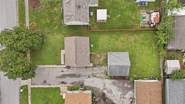 4130 Oxford Street, Des Moines, IA 50313