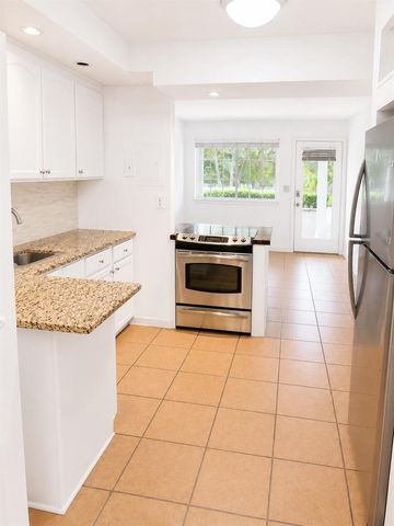 3115 Park Avenue 3, Singer Island, FL 33404