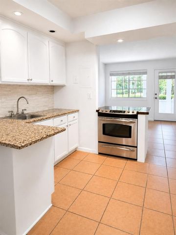 3115 Park Avenue 3, Singer Island, FL 33404