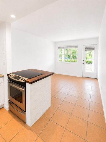 3115 Park Avenue 3, Singer Island, FL 33404