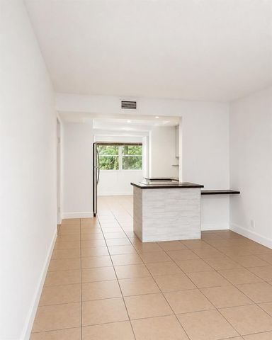 3115 Park Avenue 3, Singer Island, FL 33404
