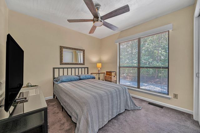 6912 Buck Crossing DR, Roanoke, VA 24018