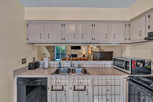 6912 Buck Crossing DR, Roanoke, VA 24018