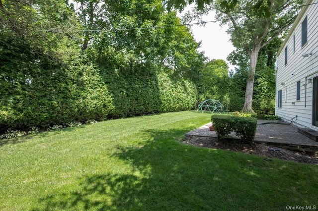 73 Revere Road, East Hills, NY 11577