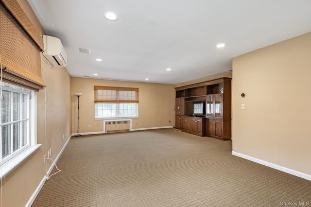 73 Revere Road, East Hills, NY 11577