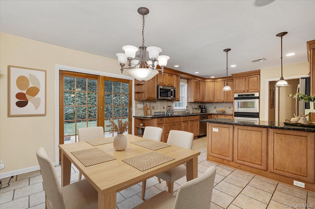 73 Revere Road, East Hills, NY 11577 — photo 3