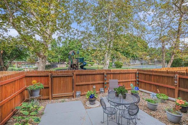 12782 W 108th Terrace W, Overland Park, KS 66210