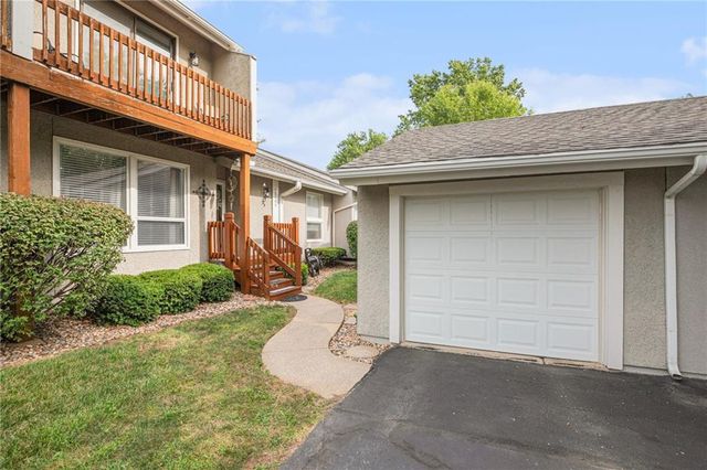 12782 W 108th Terrace W, Overland Park, KS 66210