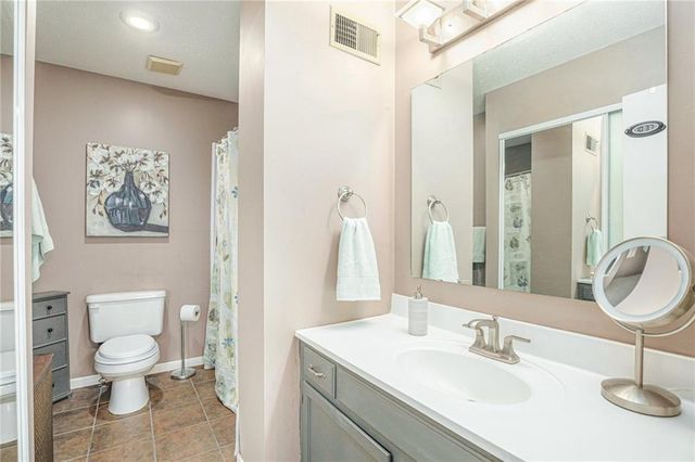 12782 W 108th Terrace W, Overland Park, KS 66210