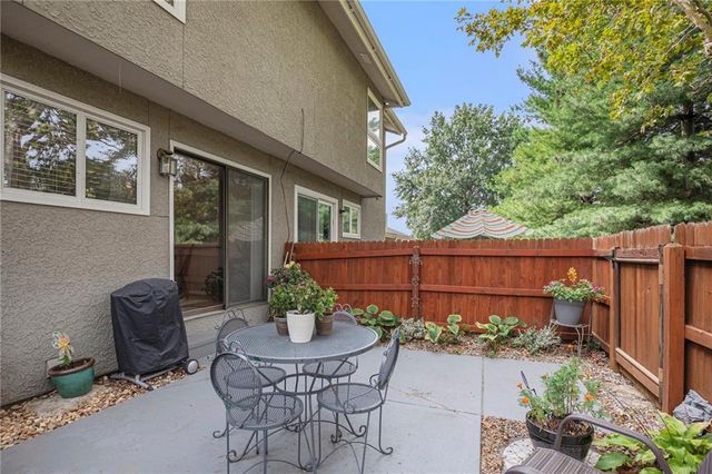 12782 W 108th Terrace W, Overland Park, KS 66210