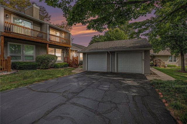 12782 W 108th Terrace W, Overland Park, KS 66210