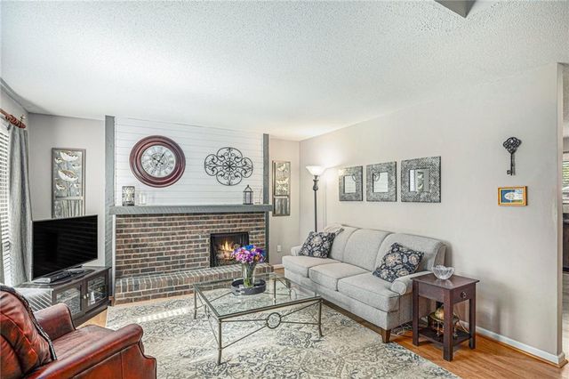 12782 W 108th Terrace W, Overland Park, KS 66210