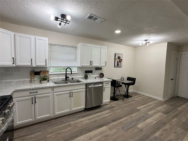 5910 N Frankfort Place, Tulsa, OK 74126
