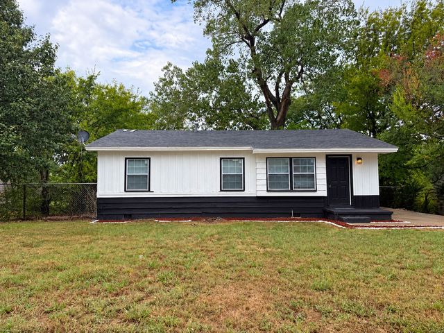 5910 N Frankfort Place, Tulsa, OK 74126