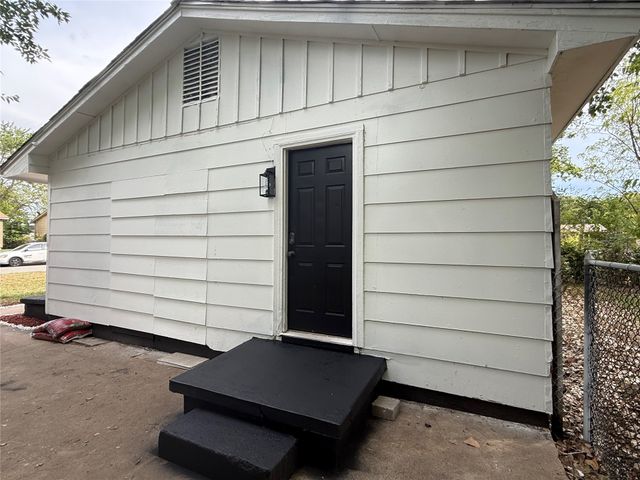 5910 N Frankfort Place, Tulsa, OK 74126