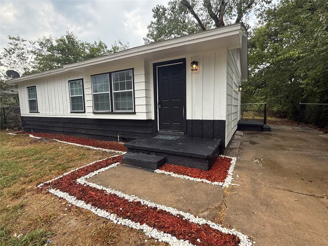 5910 N Frankfort Place, Tulsa, OK 74126