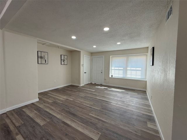 5910 N Frankfort Place, Tulsa, OK 74126