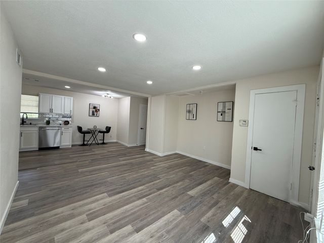 5910 N Frankfort Place, Tulsa, OK 74126