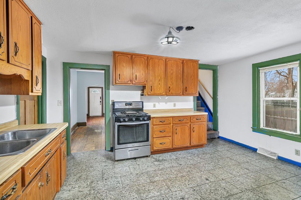 428 10th Avenue N, Saint Cloud, MN 56303