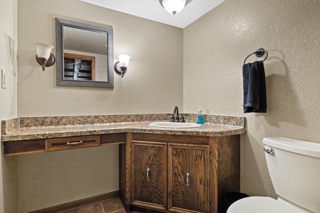 8100 W Imperial DRIVE, Franklin, WI 53132