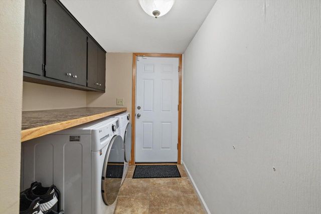 8100 W Imperial DRIVE, Franklin, WI 53132