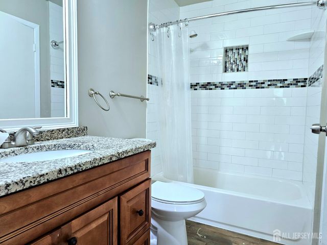 19 Sheffield Court, East Brunswick, NJ 08816