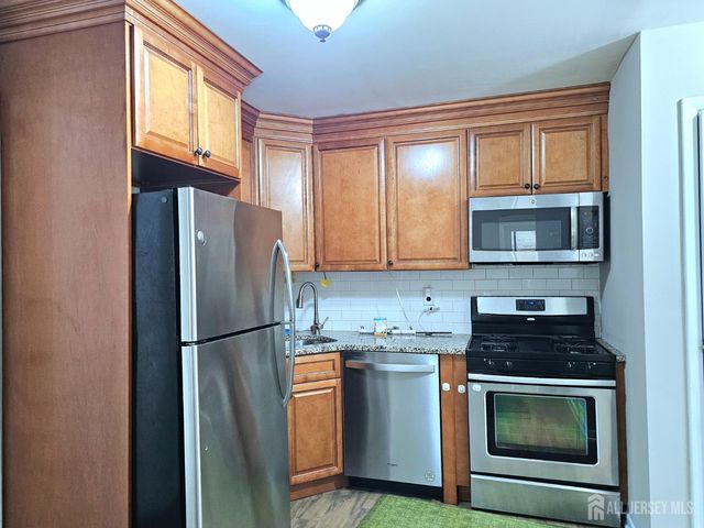 19 Sheffield Court, East Brunswick, NJ 08816