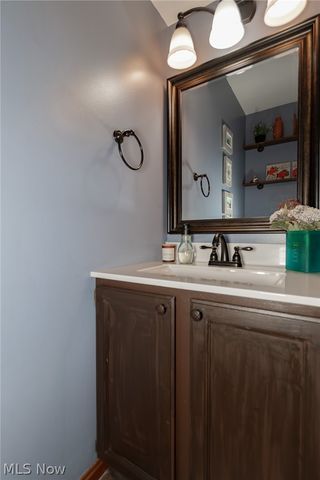 5459 Oak Ridge Drive, Willoughby, OH 44094