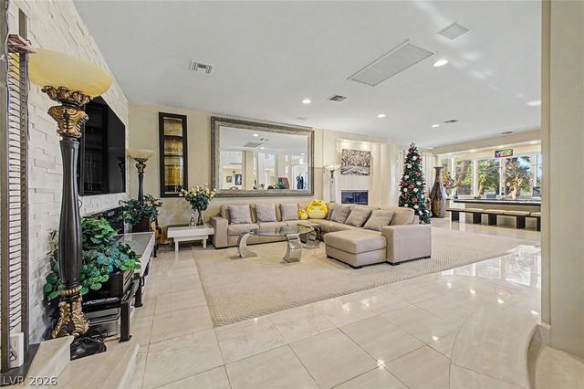 46 Gulf Stream Court, Las Vegas, NV 89113