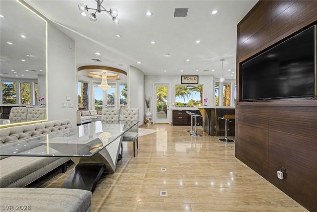 46 Gulf Stream Court, Las Vegas, NV 89113