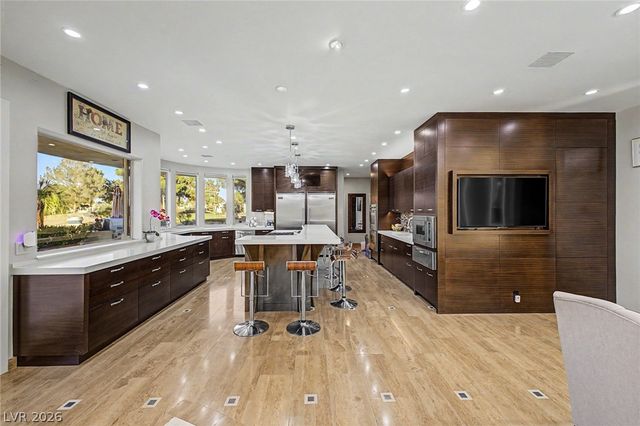 46 Gulf Stream Court, Las Vegas, NV 89113