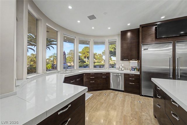 46 Gulf Stream Court, Las Vegas, NV 89113