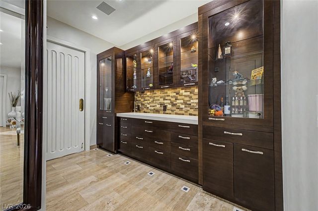 46 Gulf Stream Court, Las Vegas, NV 89113