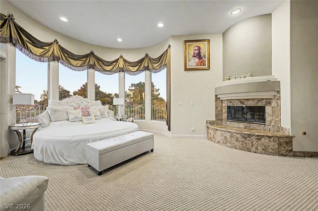 46 Gulf Stream Court, Las Vegas, NV 89113