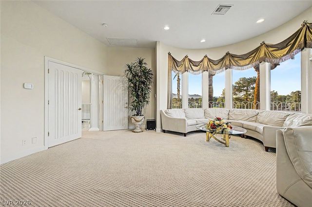 46 Gulf Stream Court, Las Vegas, NV 89113